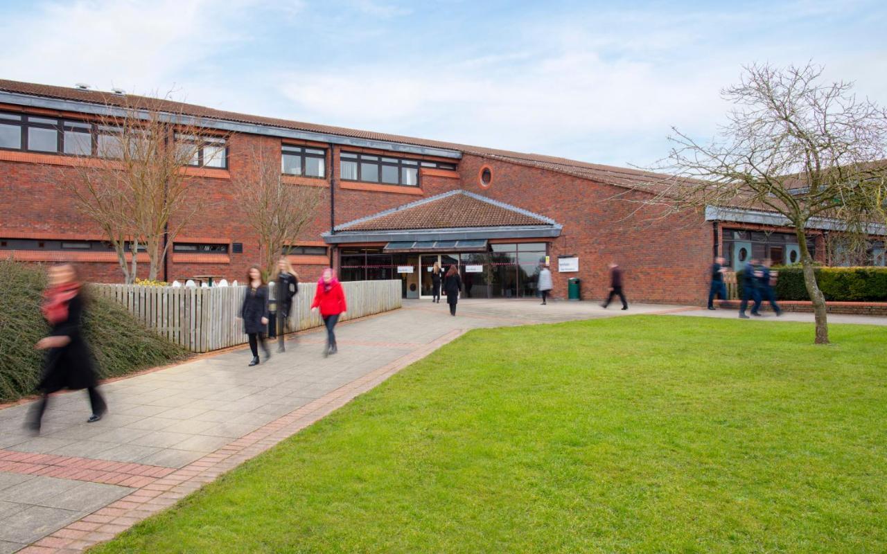 Hotel Yarnfield Park Training And Conference Centre Stone  Exterior foto